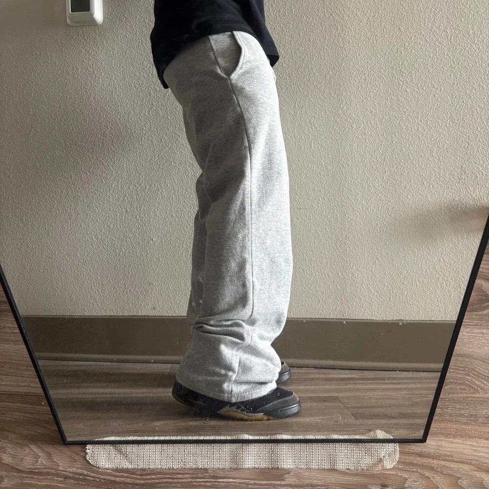 Vintage Y2K/2000s Baggy Light Grey Essential Sweatpants! Fits XS